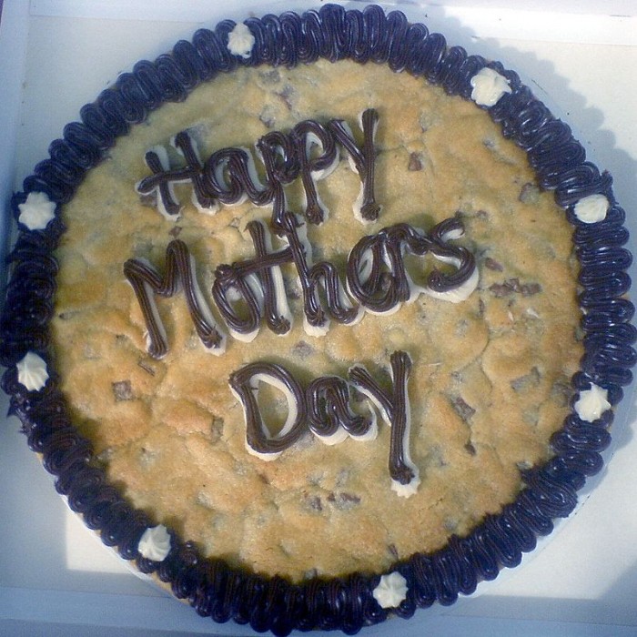 Mother's Day cake by Xurble CC BY 2.0